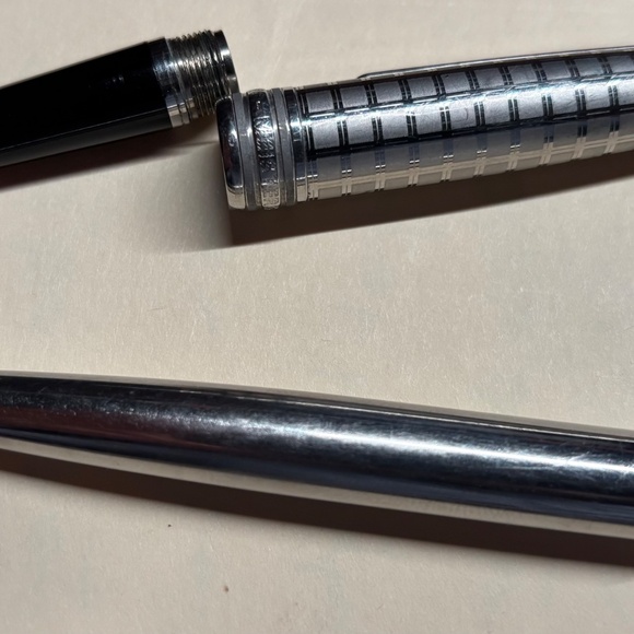 Monte Blanc Stainless Steel Fountain Pen - Picture 3 of 5